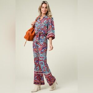 2 piece‎ Cupcakes & Cashmere Red and Blue Floral Top and Pants